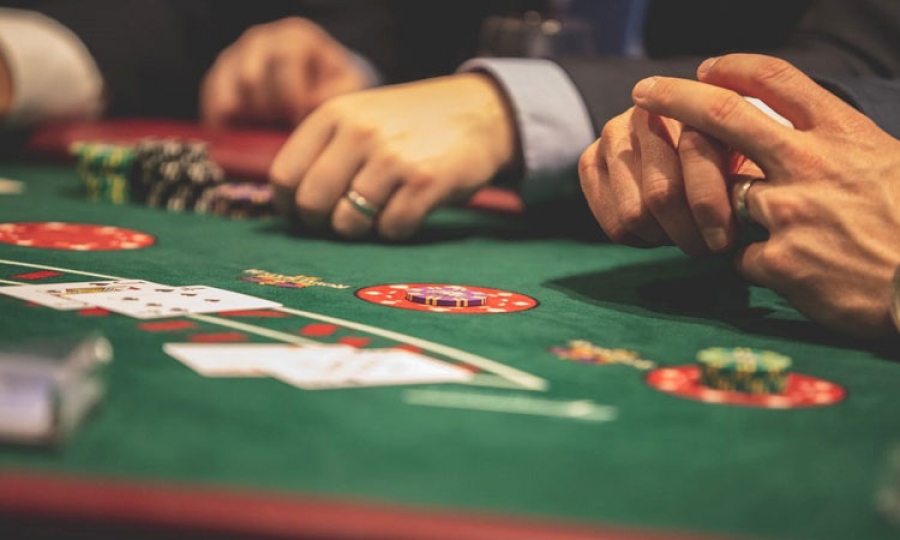 Why People Prefer to Play Online Baccarat Casino Games Over Others?